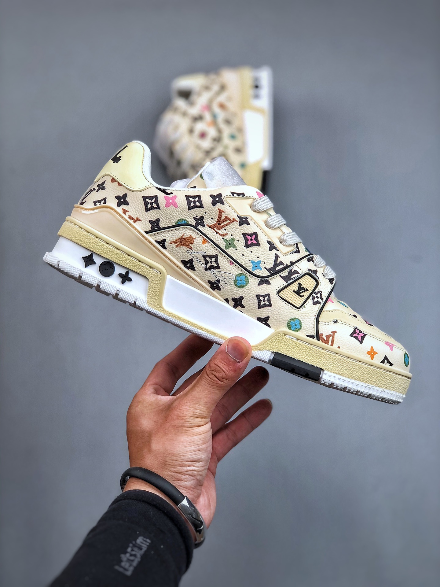 700  LOUIS VUITTON Trainer LV 路易威登 独家全新升级最新包装