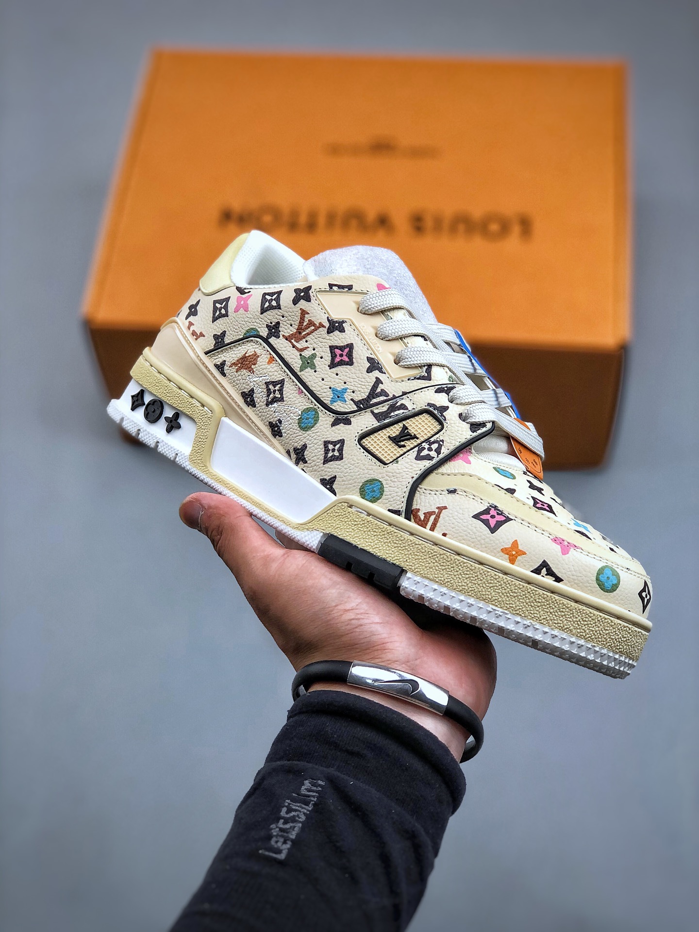 700  LOUIS VUITTON Trainer LV 路易威登 独家全新升级最新包装