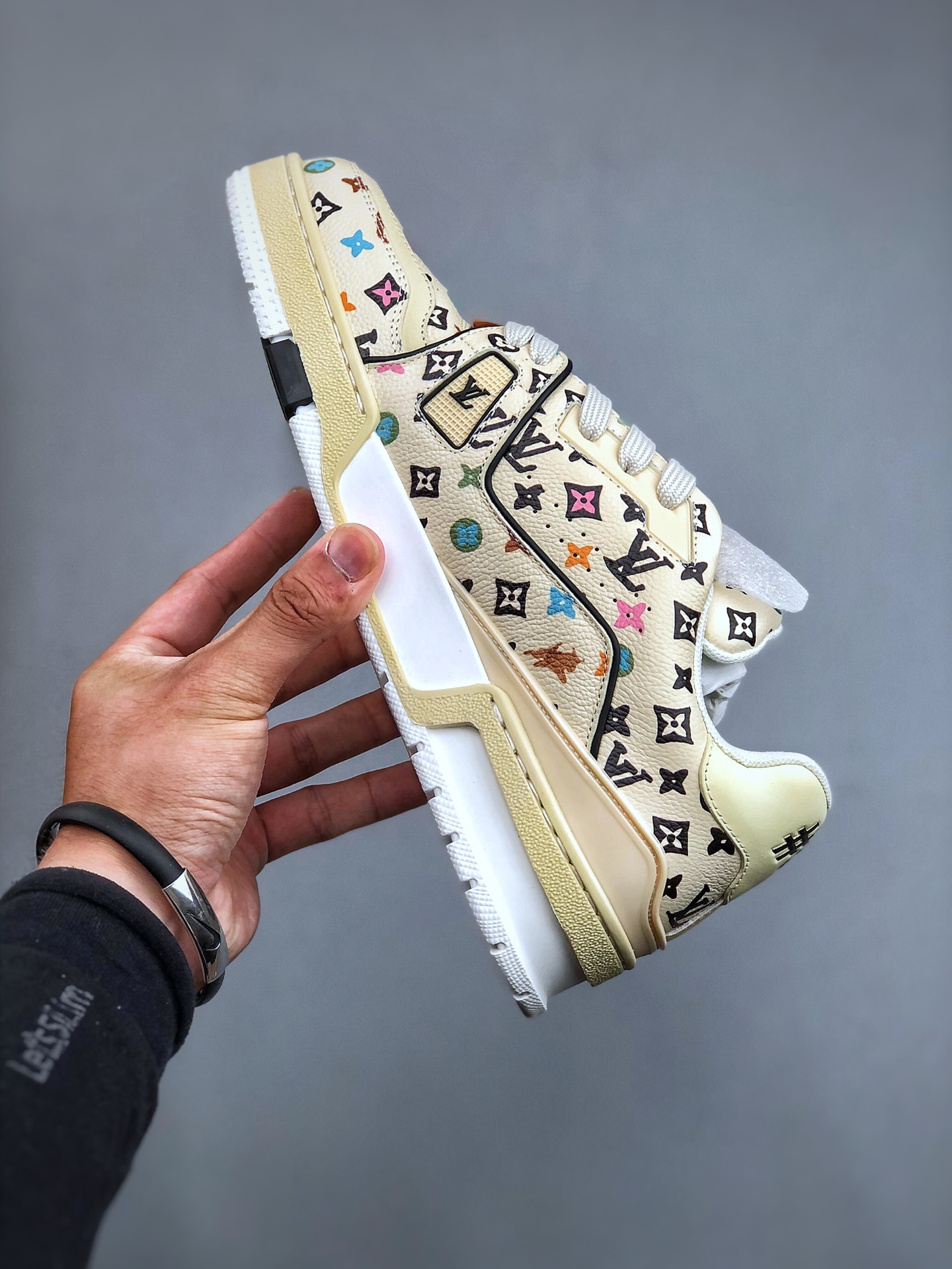 700  LOUIS VUITTON Trainer LV 路易威登 独家全新升级最新包装