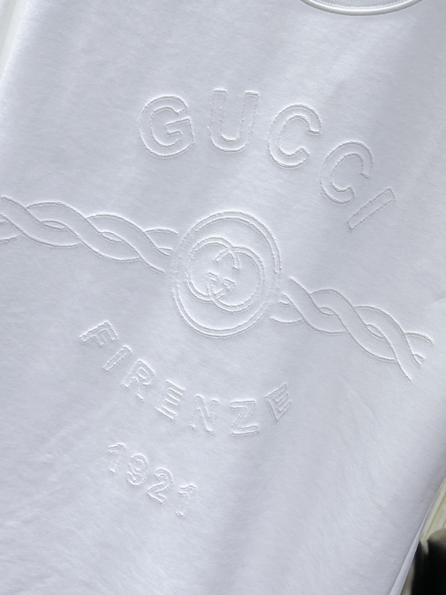    古奇  GUCCI  新款 圆领 短袖 T恤 体恤 半袖 ，高端版本！专柜定制面料 透气舒适度高，