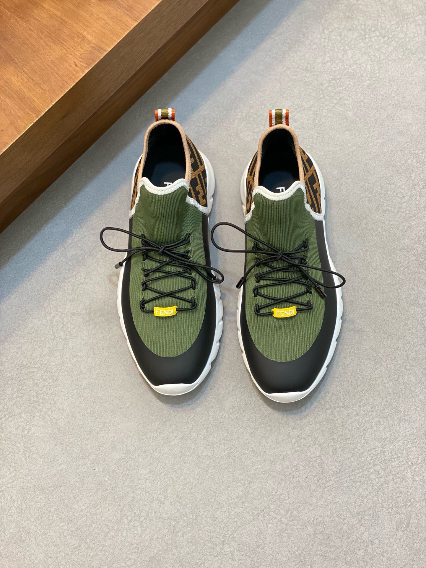 NO:218365,Brand FENDI color original color matching Size 39-44 Custom made 38.45 Price Material Fendi new style Boutique casual shoes Original high-quality upper original paired with mesh fabric making mesh fabric inner lining cowhide insole style stylish dynamic original Fendi comfortable sole Simple and elegant sports and casual, Fendi casual shoes, fendi, fendi, cowhide19860909品牌FENDI 颜色原版配色 码数39-44定做38.45 价格 材质芬迪新款 精品 休闲鞋 原版高品质鞋面原版搭配网布制作 网布内里牛皮鞋垫版型时尚 动感十足原版芬迪舒适大底 简洁大方运动休闲,芬迪休闲鞋,fendi,fendi,cowhide,Men's shoes