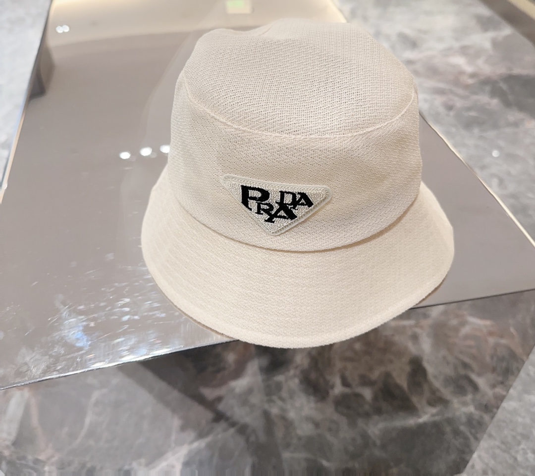NO:201355,Prada's new fisherman's hat is very suitable for the current hat. Must-have ya~ Retro fashion hat Fisherman's hat Baseball hat Knitted hat, hat, prada, espadrilles, hats19860909Prada 新款渔夫帽 非常适合现在的一款帽子 穿搭必备ya～ 复古时尚帽子渔夫帽棒球帽针织帽,帽子,prada,espadrilles,hats,hat