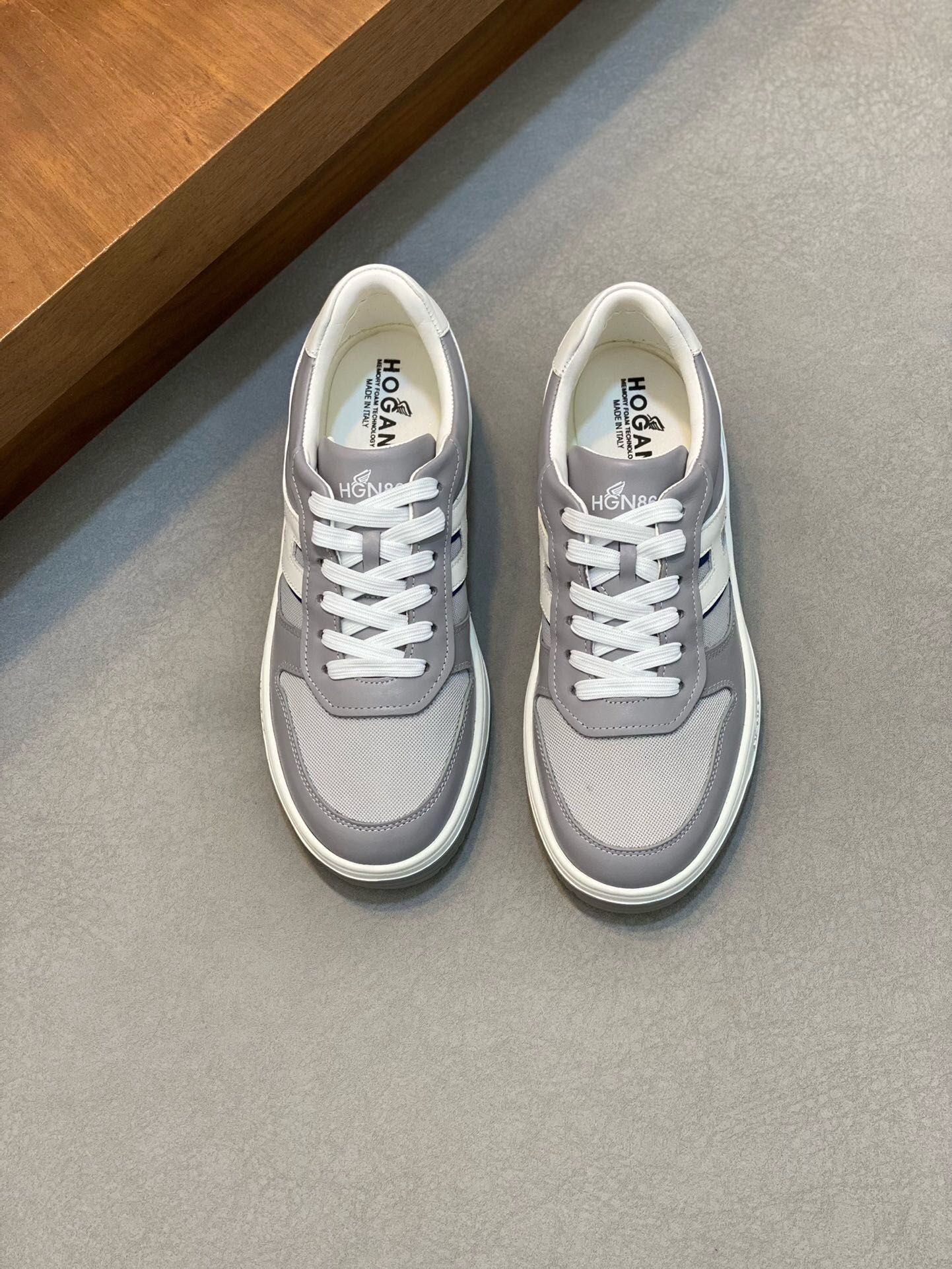 NO:217022,Brand HOGAN Color original color matching Number 38-44 Customized 45 Price Material Hogan original single version Top purchasing agent men's latest counter is available simultaneously, Italian imported original brand ▲▲ Calfskin·Brand Totem Breathable Cloth ▲▲ (highlights, nobles, grades) Exquisite workmanship sole original special supply original sole, exclusive double-layer activity · TPU rubber·molded sole; super · Comfortable · Wear-resistant · Anti-slip, Hogan, cowhide19860909品牌HOGAN 颜色原版配色 码数38-44定做45 价格 材质霍根原单版本顶级代购男士最新专柜同步发售,意大利进口原版品牌▲▲小牛皮·品牌图腾透气布匹▲▲（凸显高端·贵气·档次）做工考究鞋底原厂特供原版底,独家双层活动·TPU橡胶·成型大底;超级·舒适·耐磨·防滑,霍根,hogan,cowhide,Men's shoes