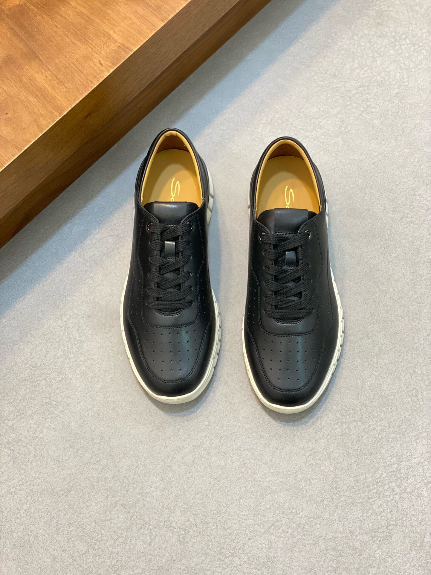 NO:218138,Brand Santoni original color matching Size 39-44 Customized 45 Price Material Santoni Italian men's handmade calfskin casual shoes Pure handmade shoe brand, each pair of shoes is simple and classic, using 