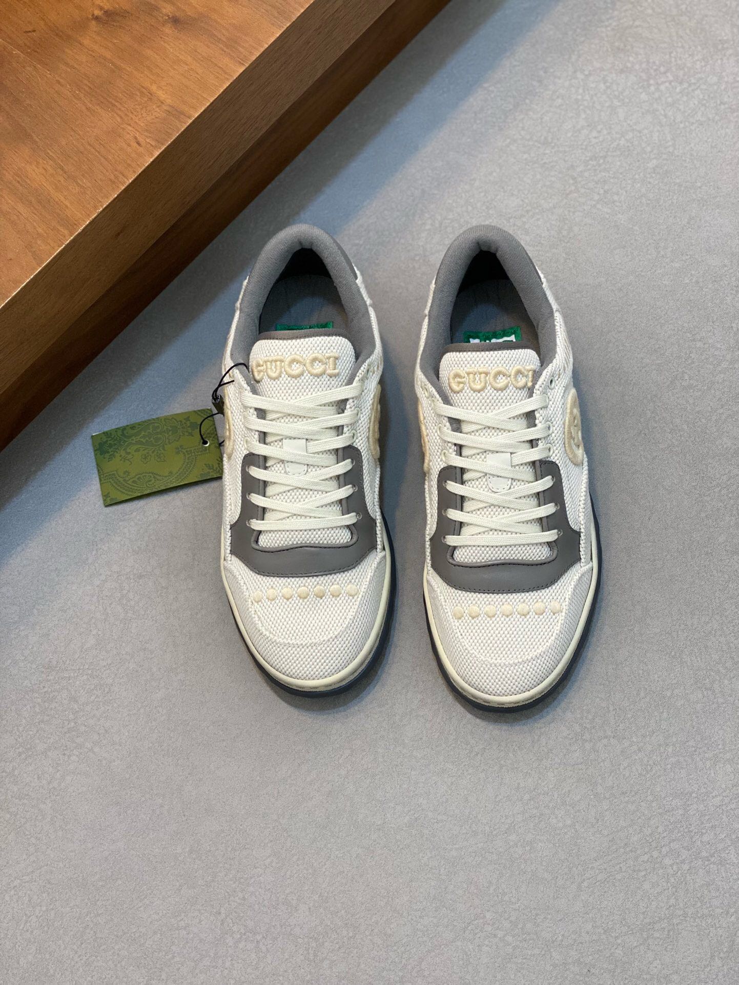 NO:218406,Brand G U C C I Color Original Color Pair Number 35-44 Couples Price Material Guqi counter synchronizes new casual shoes!  High quality Top version 1:1 production top purchasing agent ancient street frying couple upper imported from Italy custom G logo fabric, trendy and comfortable sole original special original sole, exclusive movable molding sole super comfortable, original order goods, high quality, Guqi casual shoes19860909品牌G U C C I 颜色原版配色 码数35-44情侣 价格 材质古奇专柜同步新品休闲鞋！高品质 顶级版本1:1制作顶级代购 古 炸街情侣款 鞋面意大利进口定制G标志布面料,潮时尚舒适 鞋底原厂特供原版底,独家活动成型底超级舒适,原厂跟单货,高品质,古奇 休闲鞋,Men's shoes