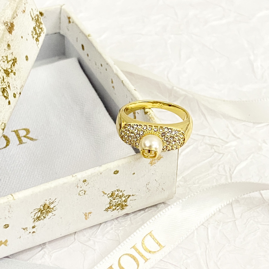 טוֹב
 דיור תכשיטים טבעת זהב לבן קבע עם יהלומים אופנה