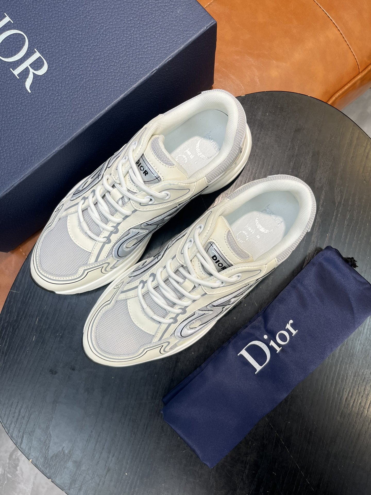 Dior B22 Men's Fashion Sneakers - Retro-Inspired, Low-Top Design 3 i1716351360 1731 1