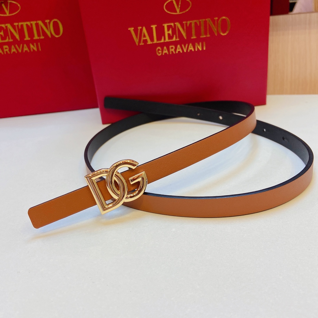 D&G Douga’s Belt: Banner’s Double-Sided Calf Belt with DG Cross-Letter Print - 图片 3