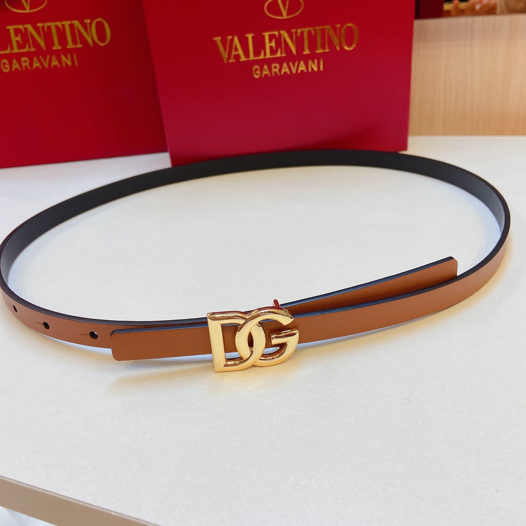 D&G Douga’s Belt: Banner’s Double-Sided Calf Belt with DG Cross-Letter Print - 图片 1