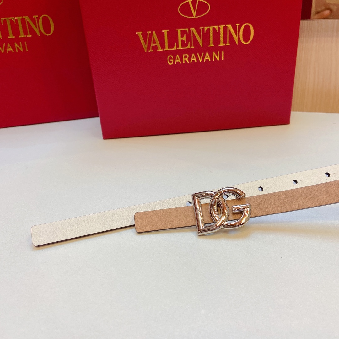 “Ms. D&G Douga’s Belt: Banner’s Double-Sided Calf Belt with DG Cross-Letter Prints” - 图片 4