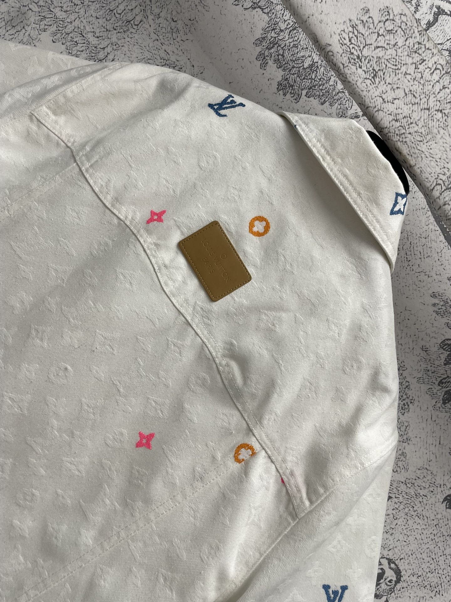 L家24春夏tyler联名系列Monogram满福logo提花牛仔短袖外套+牛仔背带裙+牛仔短裤随意搭配