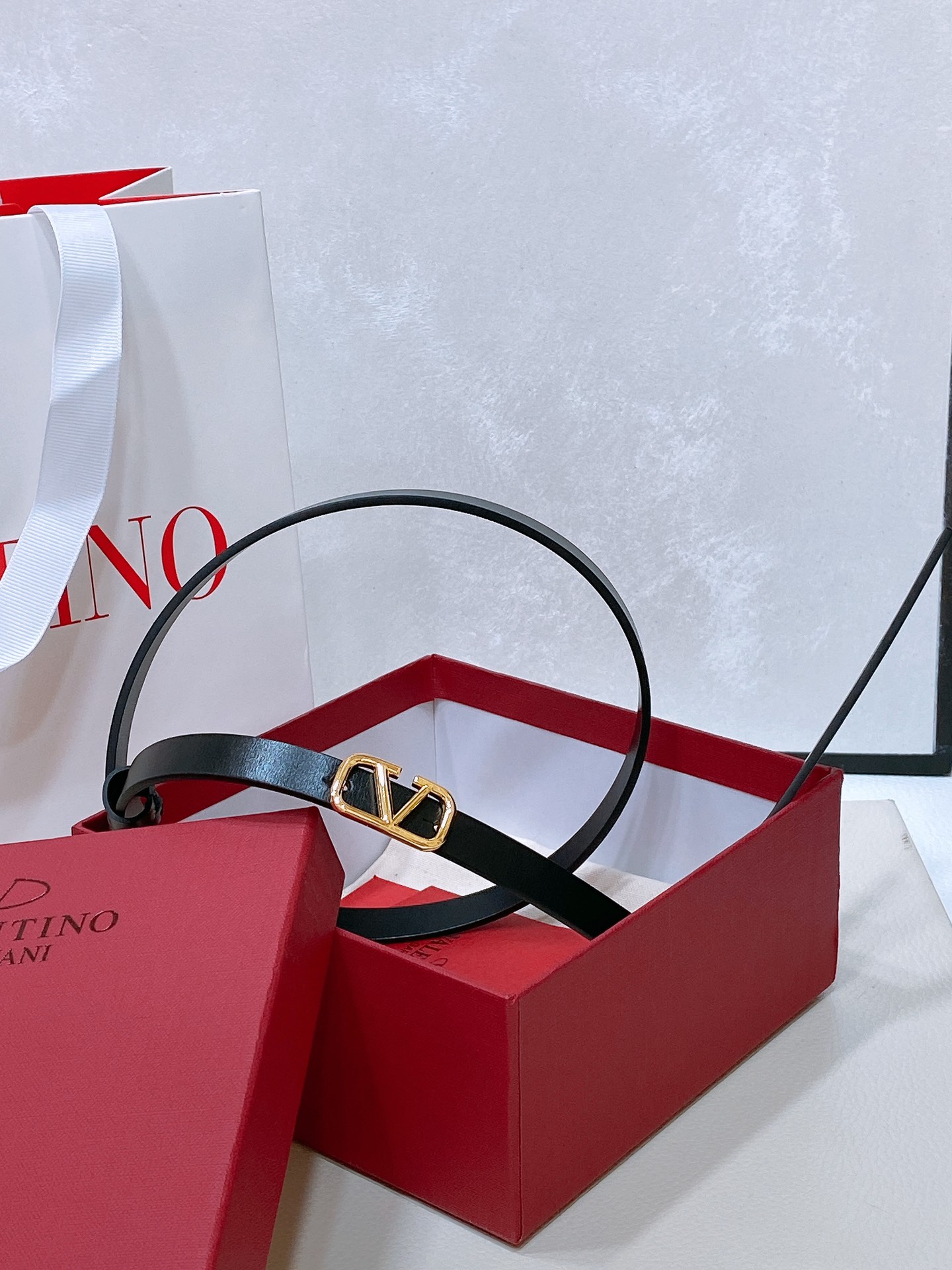 [Valentino Belts] Valentino VLOGOSIGNATURE can be worn on both sides of the