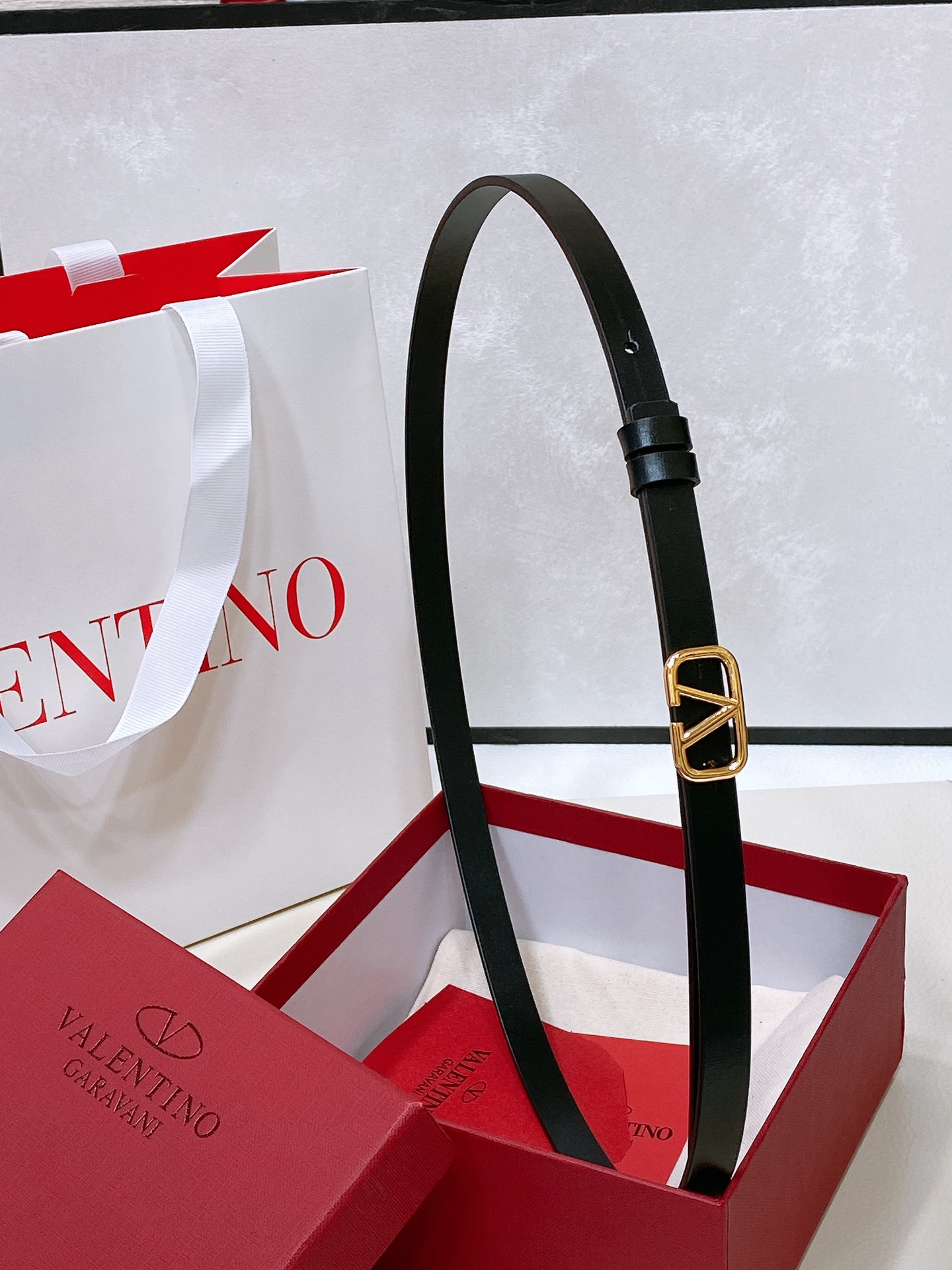 Metal-Skinned VLOGO Signature Valet Belt with 1cm Width for In-House Style. - 图片 1