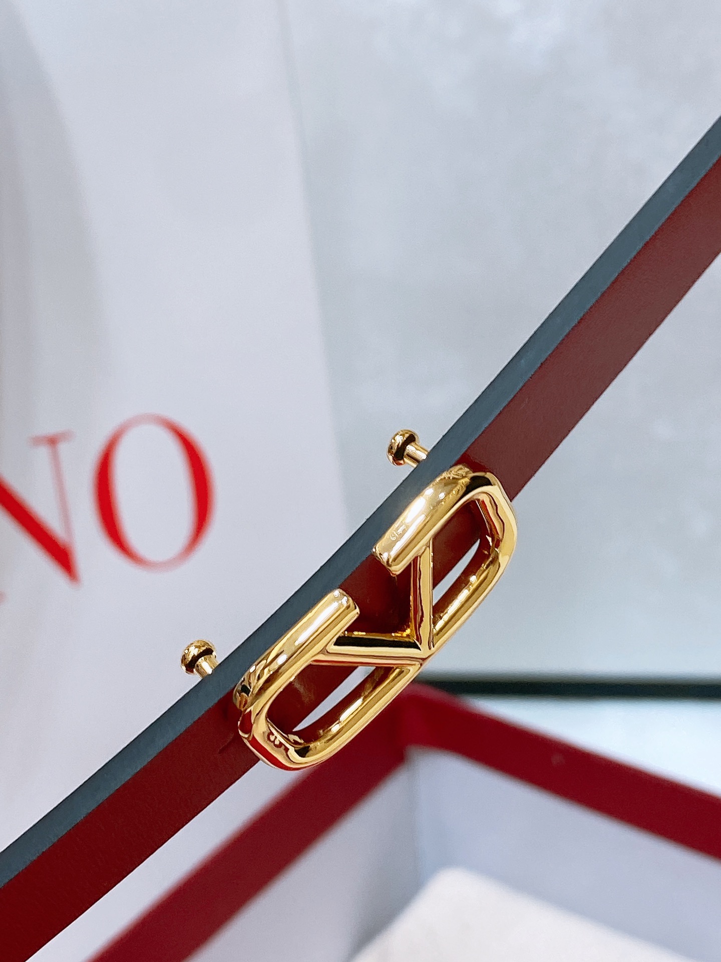 VLOGO Signature Metal Valet Belt Buckle: 1cm Width, In-House Skin, Blang Tips. - 图片 4