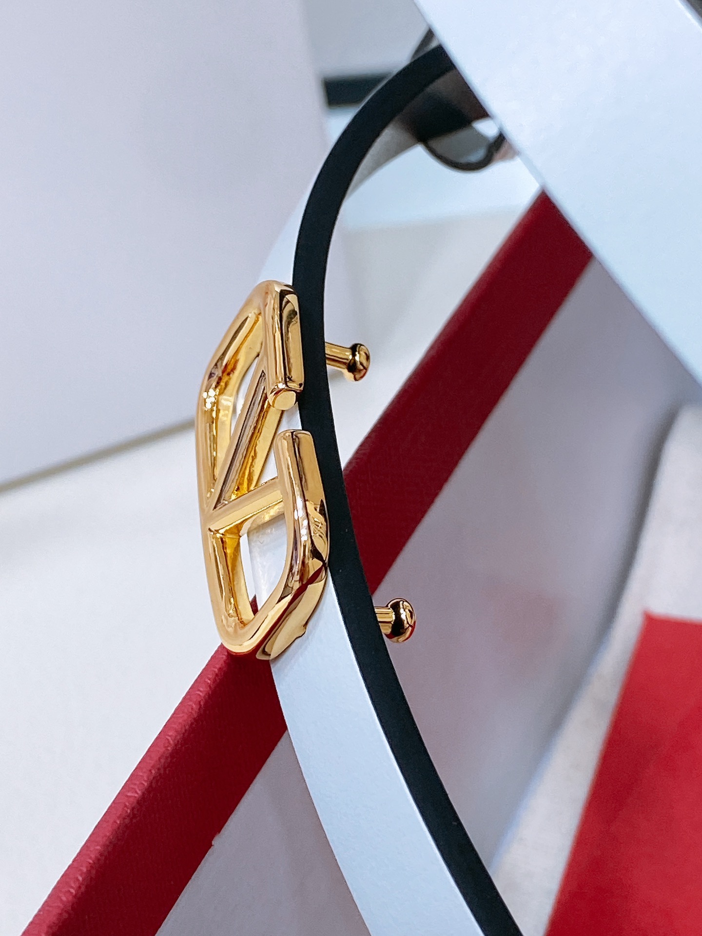 Metal-Skinned VLOGO Signature Valet Belt with 1cm Width In-House Skin. - 图片 3