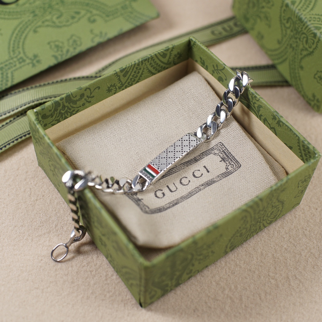 Gucci Sterling Silver Bracelet with Red and Green Double G Motif 4 i1716437572 3229 2