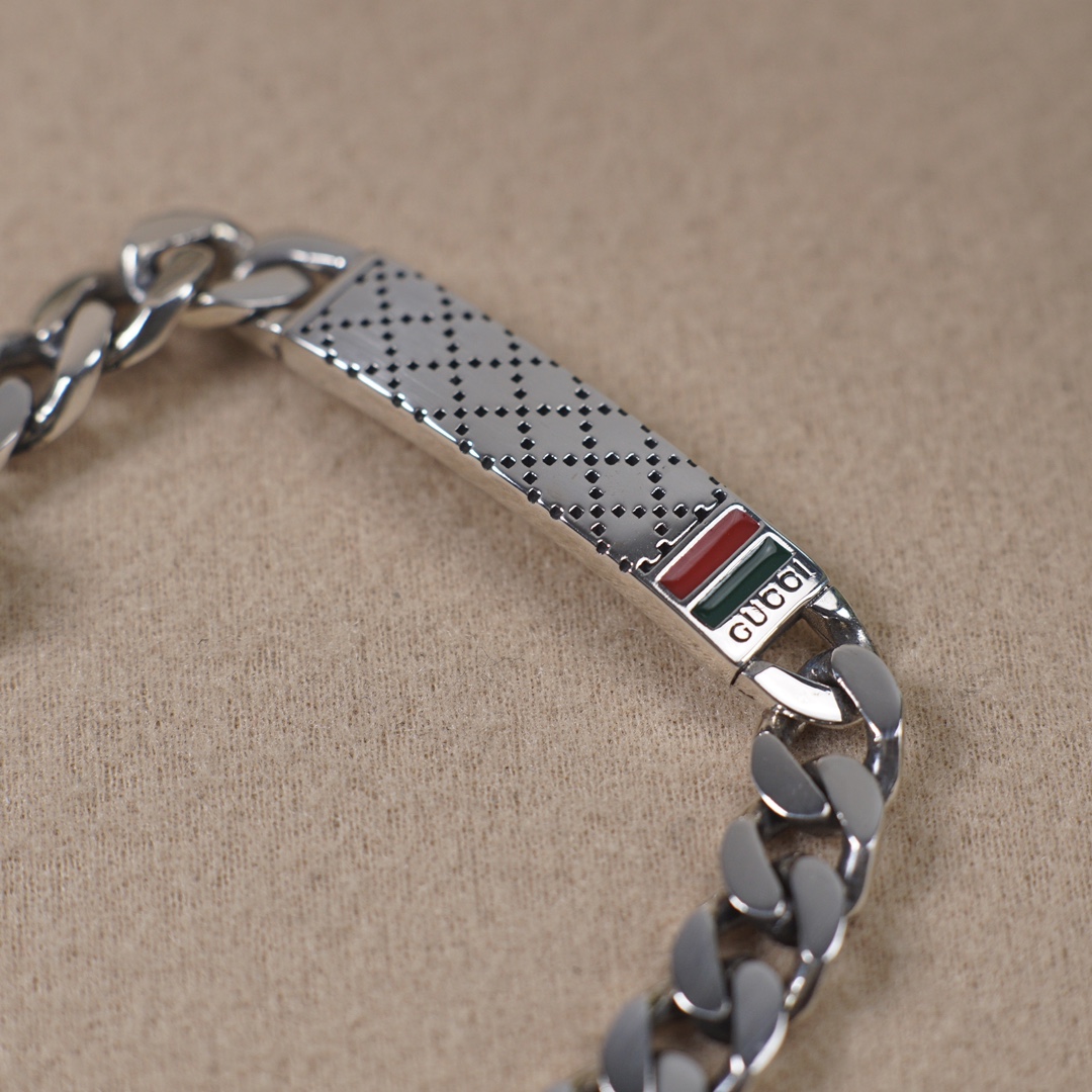 Gucci Sterling Silver Bracelet with Red and Green Double G Motif 9 i1716437572 9498 7