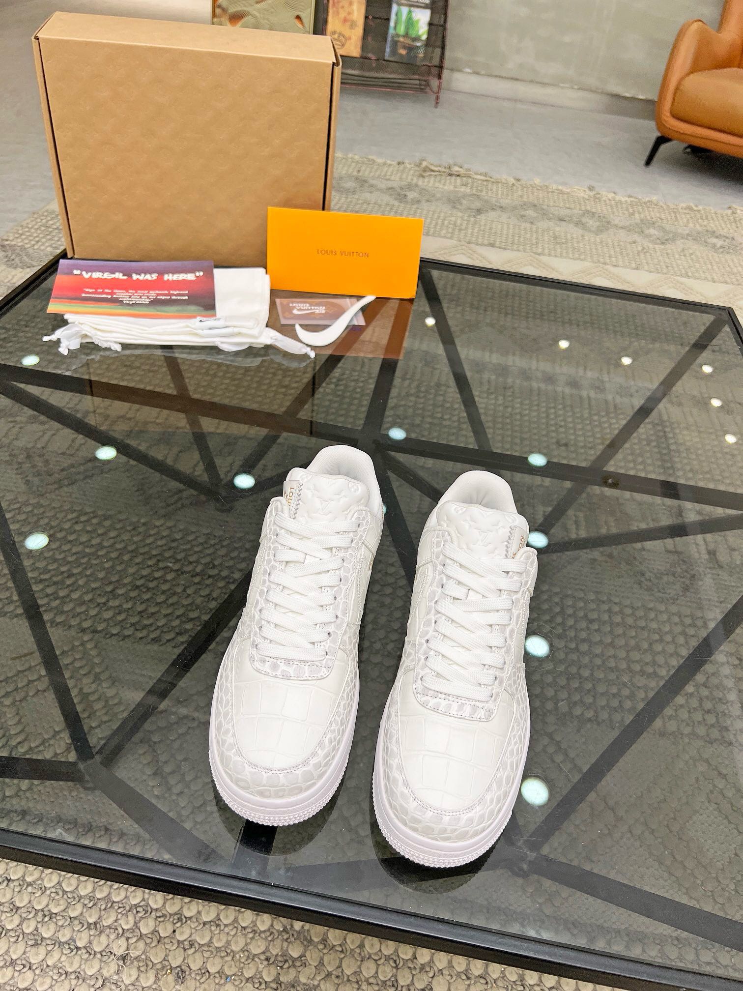 NO:217067,Brand LV·NiKe color original color matching, code number 39-44 customized 38.45 price Material Louis Vuitton·Nike counter new casual shoes!  The Louis Vuitton x x Nike co-branded model basically continues the style of THE TEN. The visual effects of the Swoosh car line and shoe tongue label are quite familiar, and they have both fashion and trendy attributes!  The upper is made of original material and original rubber outsole. Welcome to compare, Louis Vuitton, louis vuitton, louis vuitton, louis vuitton, stuart weitzman19860909品牌LV·NiKe 颜色原版配色 码数39-44定做38.45 价格 材质路易威登·耐克专柜新品休闲鞋！Louis Vuitton x x Nike 联名款,设计思路基本上是延续 THE TEN 的风格,Swoosh 车线、鞋舌标签视觉效果相当熟悉,兼具时尚与潮流属性！鞋面采用原版材质,原版橡胶大底 欢迎对比,路易威登,louis vuitton,louis vuitton,louis vuitton,stuart weitzman,Men's shoes