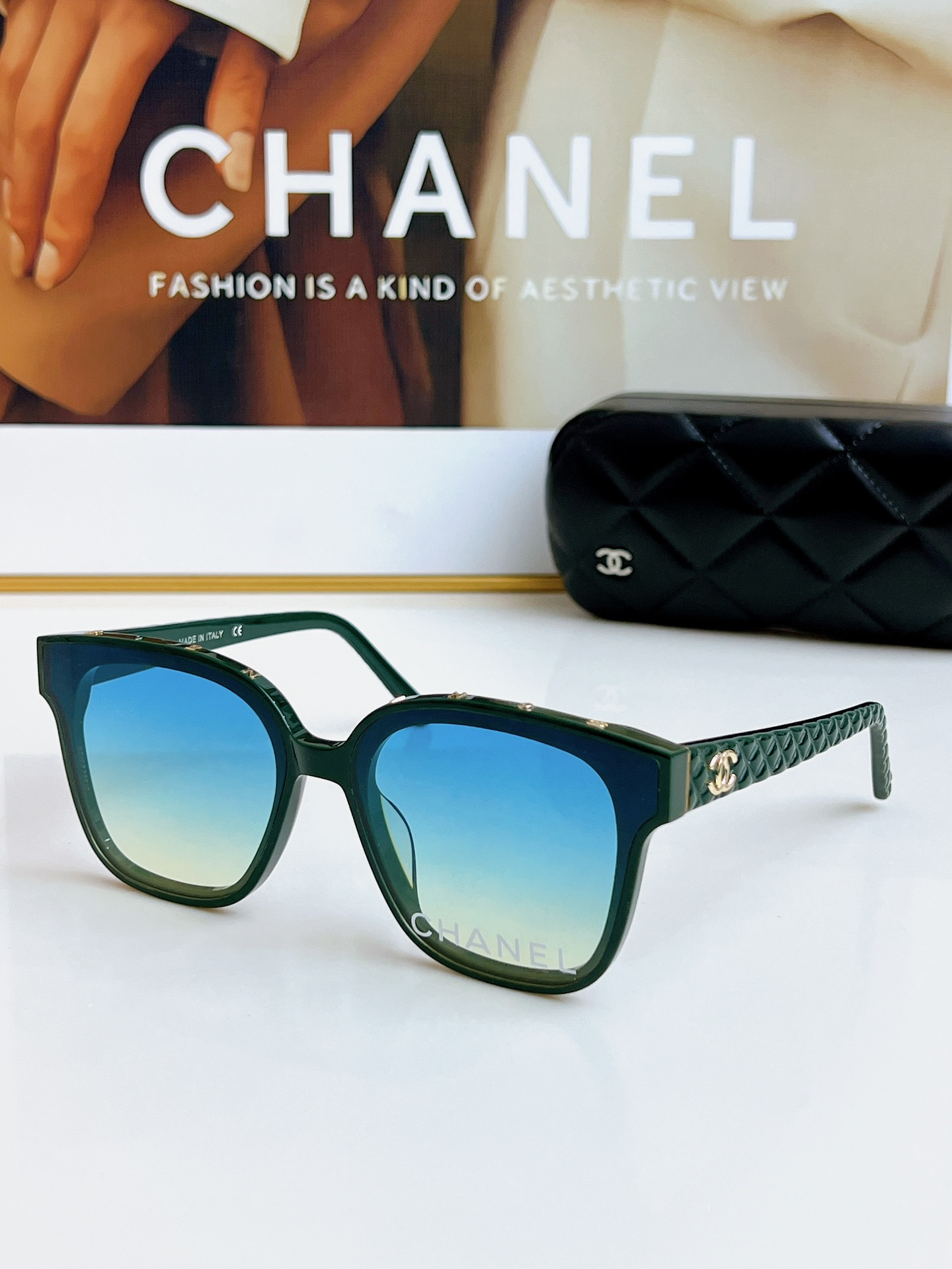 Replica 1:1 High Quality
 Chanel Sunglasses Set With Diamonds
