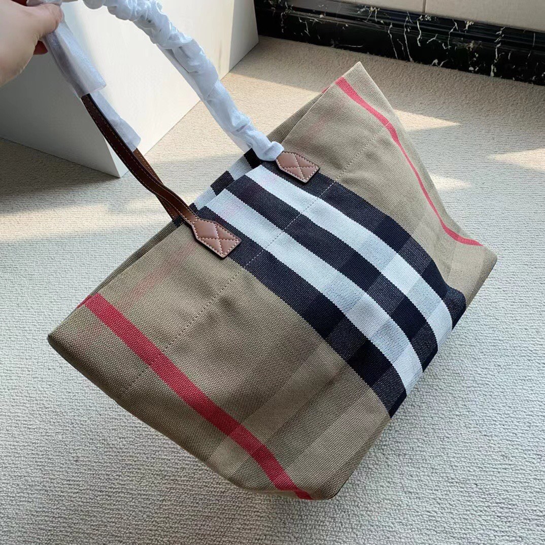Burberry Advanced details