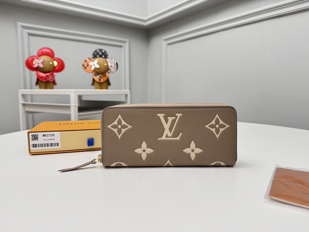 NO:671662,[Top original order] M82338 Apricot This elegant Clémence wallet has been reinterpreted, made of soft grained Monogram Empreinte leather, embellished with Louis Vuitton's classic Monogram embossed pattern. The wallet is slim and decorated with exquisite two-tone. It opens to reveal well-organized internal compartments and is equipped with many practical functions, including a zippered coin compartment and eight business card compartments. Dimensions: 20 x 9 x 2cm., LV wallet, louis vuitton,louis vuitton,wallets19860909【顶级原单】M82338杏色 這款雅緻的Clémence錢包經重新演繹,以柔軟的粒面Monogram Empreinte皮革製作,綴有路易威登經典的Monogram壓花圖案.錢包採用纖幼剪裁,飾有精緻的雙色調,打開時展現井井有條的內部間隔,更配備多個實用功能,包括一個拉鏈零錢格和八個名片夾層.尺寸:20 x 9 x 2cm.,LV钱包,louis vuitton,louis vuitton,wallets,欧美剧