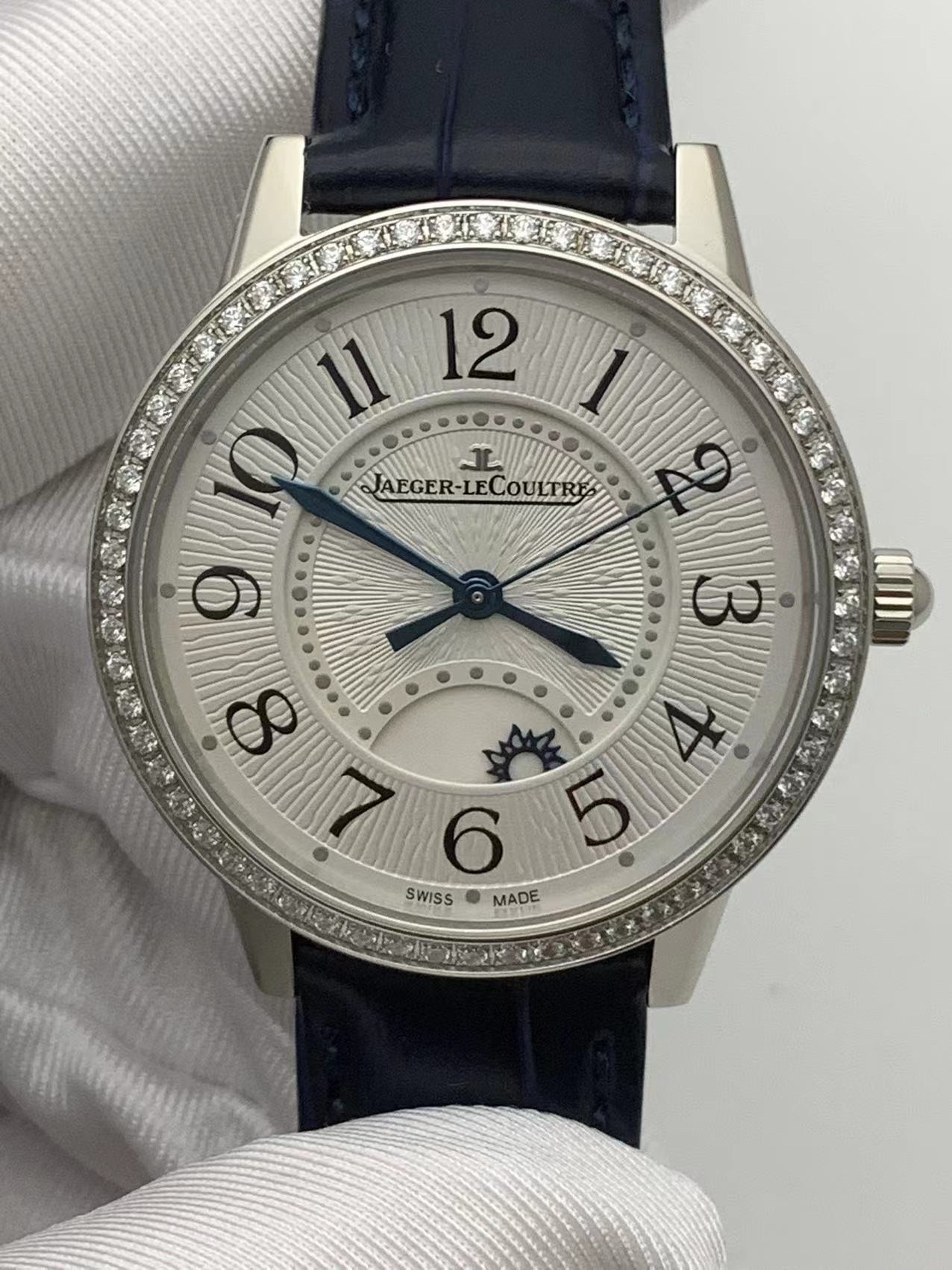 Qu’est-ce qu’une réplique 1: 1
 Jaeger-LeCoultre Master Ultra Thin Montre Réplique de créateurs qualité parfaite