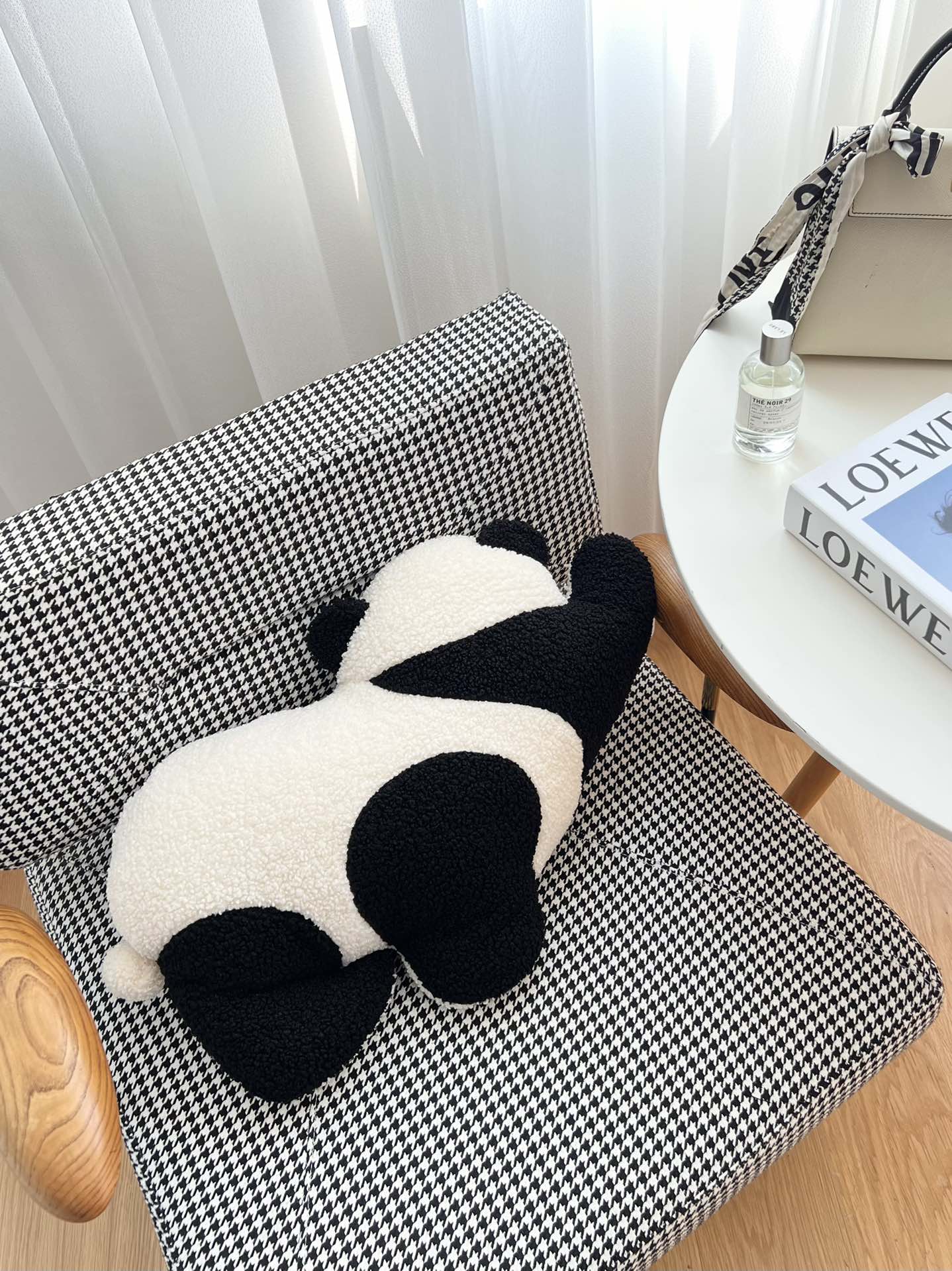 Giant Panda 2-in-1 Cushion and Blanket Set - Comprehensive 3