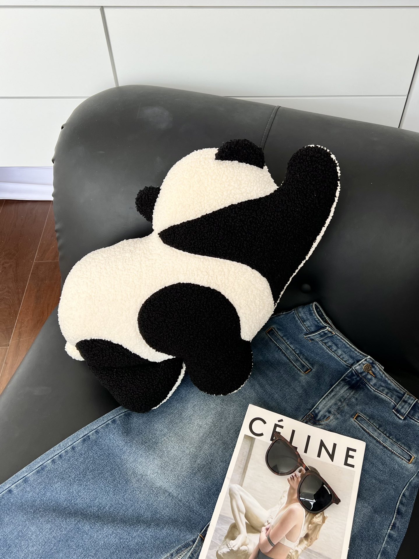 Giant Panda 2-in-1 Cushion and Blanket Set - Comprehensive 2