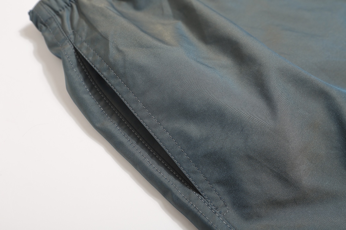 Essentials Fog 沙滩短裤服装 9