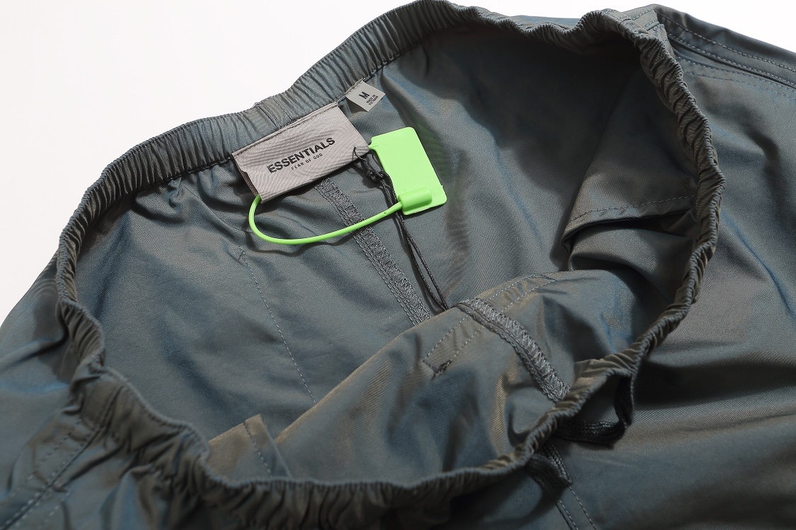 Essentials Fog 沙滩短裤服装 8