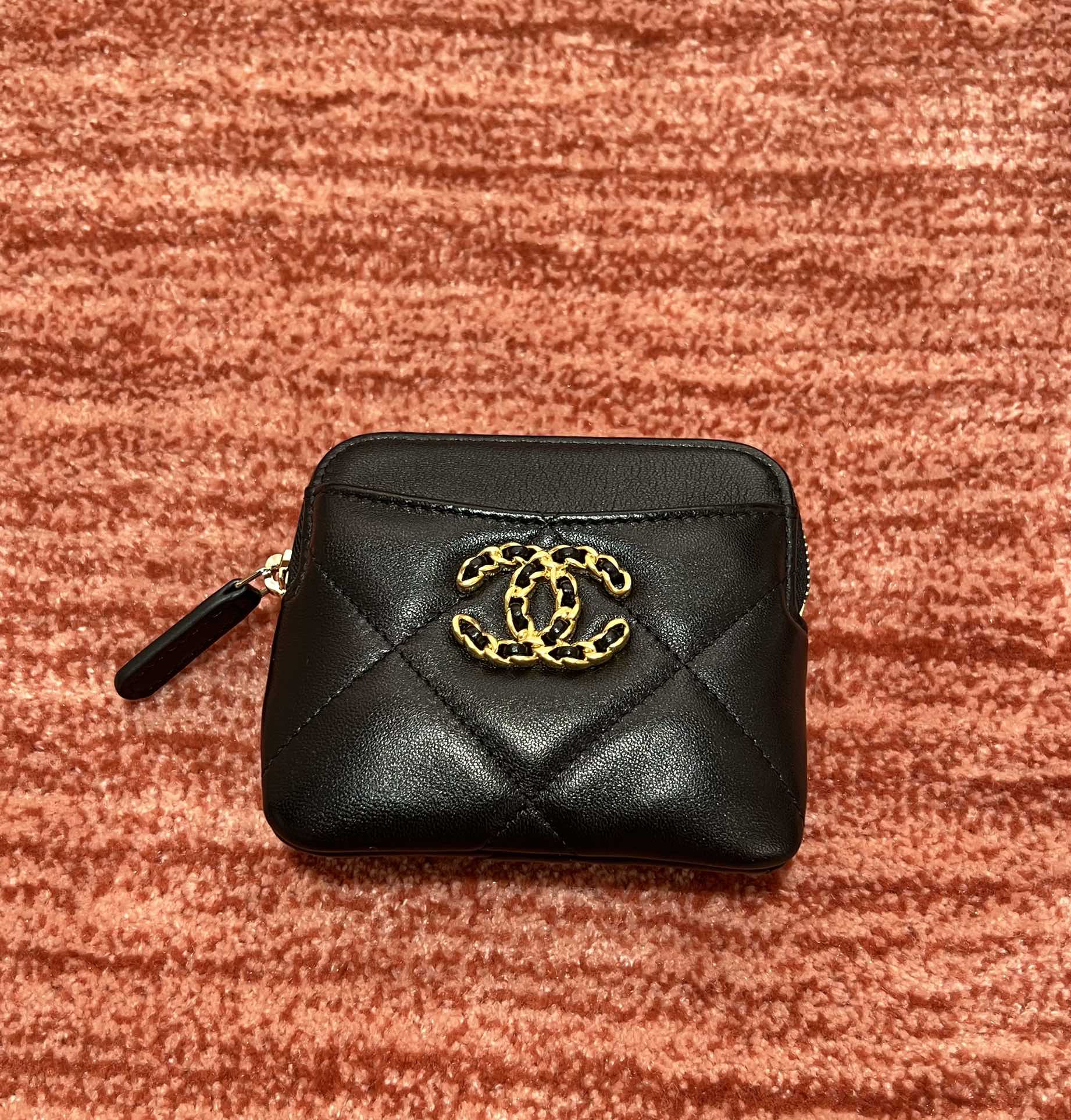 Chanel 19 Carteira Preto Hardware Dourado Pele de carneiro