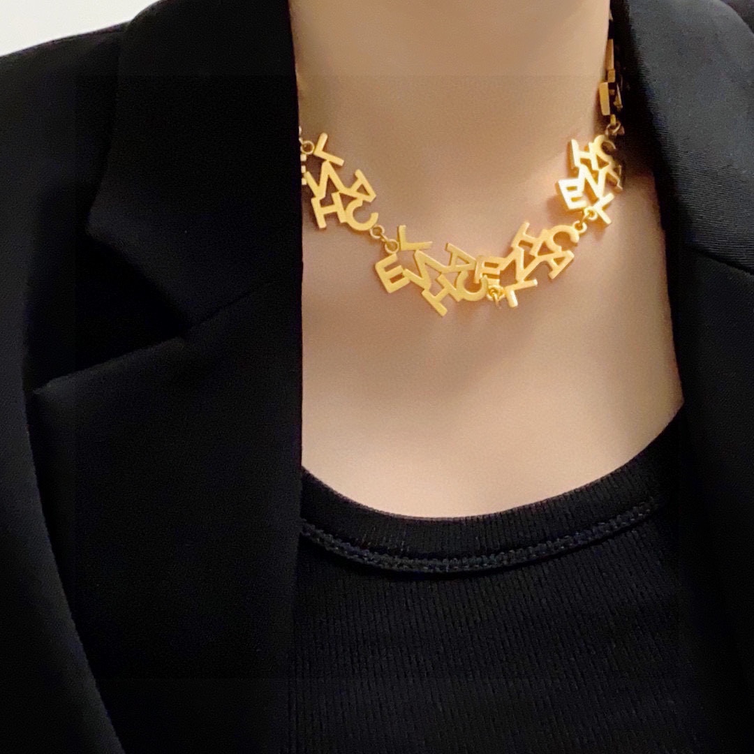 Chanel Jewelry Necklaces & Pendants Yellow Brass Fashion Chains