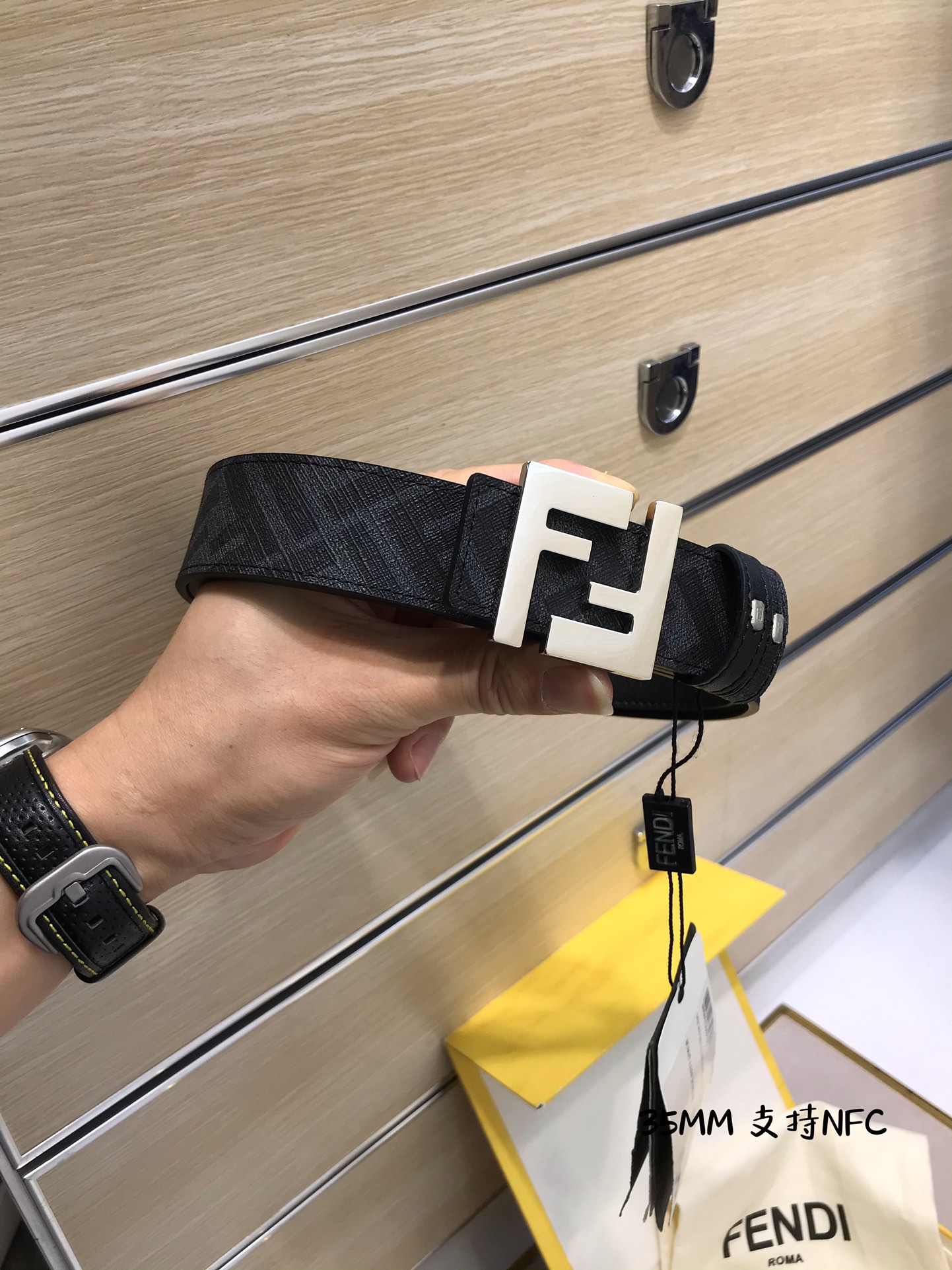 💯💯配送专柜包装 打孔针  新款 FD 宽35MM 支持NFC 芯片扫描，标志造型宽皮带，原版钌钯镀色铆