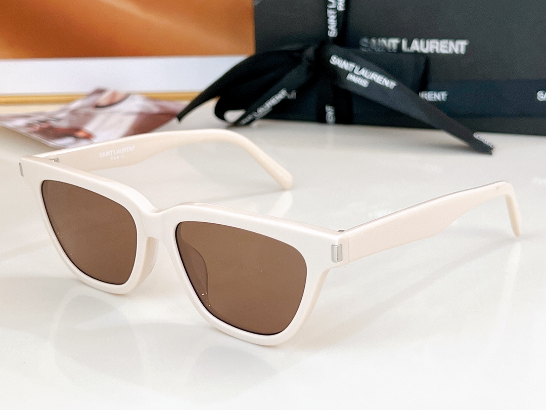 SAINTLAURENSL462size53-18-145