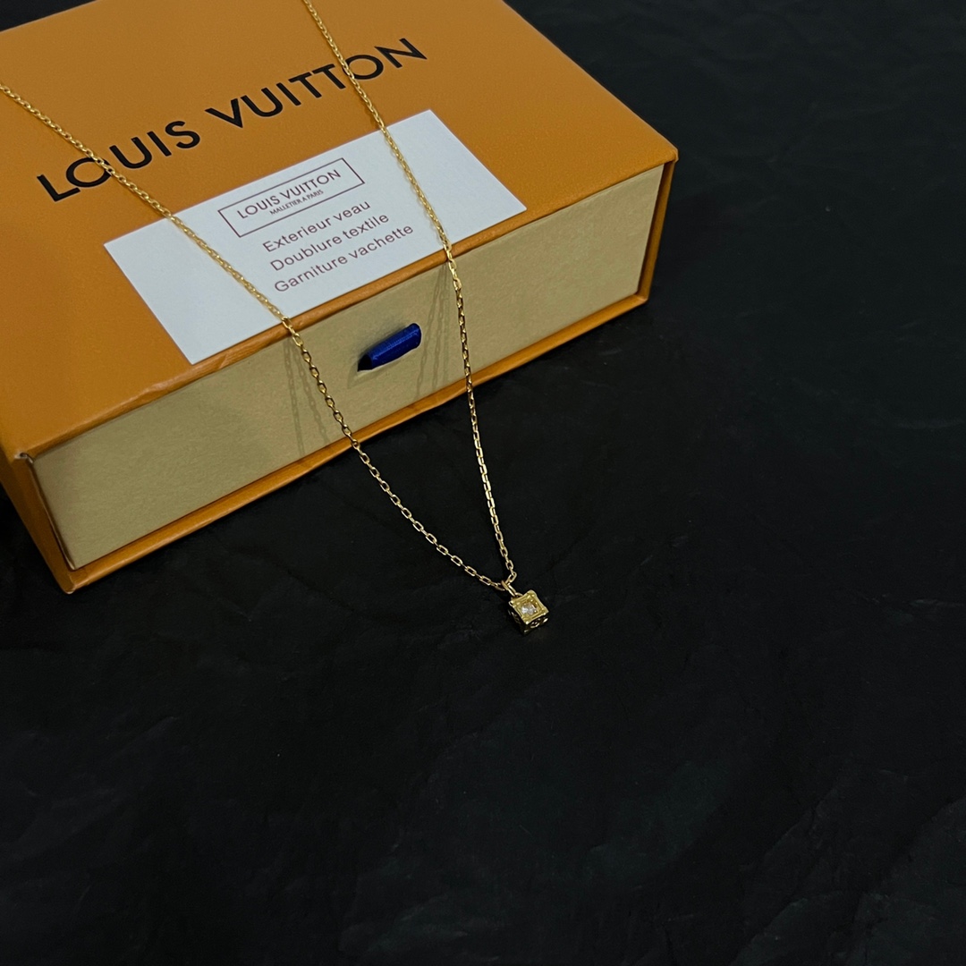 Louis Vuitton Sieraden Kettingen&hangers Vintage