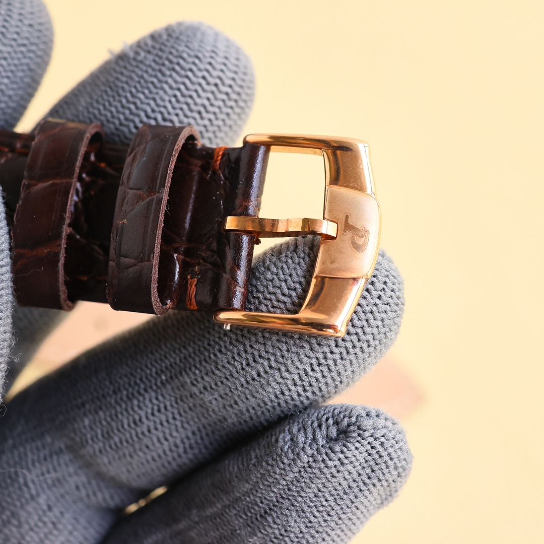 Luxury Men’s Wristwatch: The Count’s Precious Timepiece with Superior Materials and Stylish Design - 图片 9