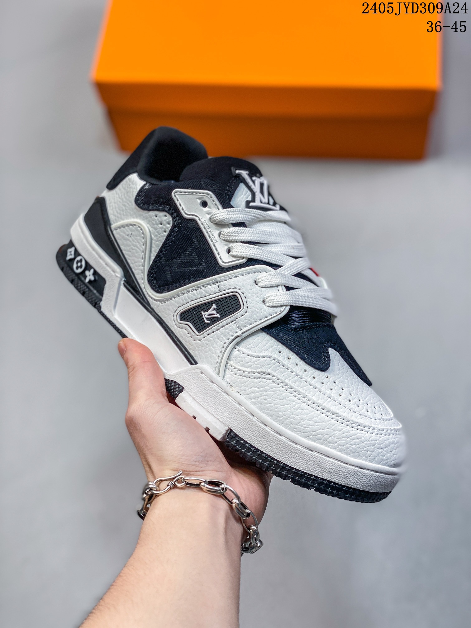 全新LVLVLV Trainer Sneaker Low休闲运动文化百搭板鞋 尺码:36-45ID:05JYD309A247