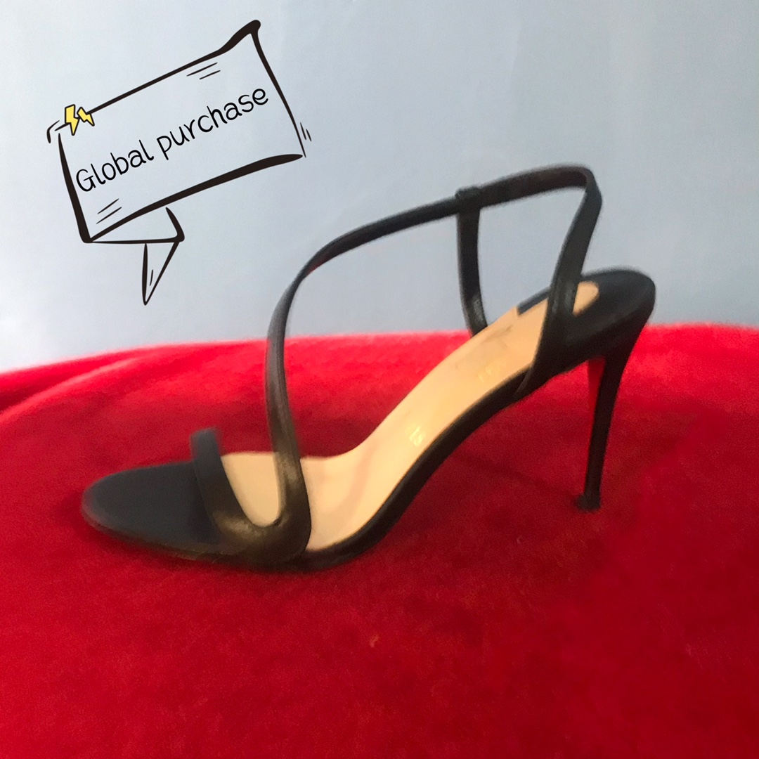 NO:100137,High-end custom spring and summer sandals classic series!  H8.5Cm, size 34-42., genuine leather large sole, custom made without return or exchange. L39--027 black cowhide, official website synchronized. Standard European code Reference:L39-027 Color:black Material:cowhide Lining:goat leather Heel height:8.5Cm Sole:leather sole Size:EUR 34-42 (US 4-11):,,christian louboutin,sandals,cowhide,Leather soles19860909高端订制 春夏凉鞋精典款系列！ H8.5Cm,尺码34-42码. ,真皮大底,订制不退不换.L39-－027黑牛皮,官网同步. 标准欧码 Reference:L39-027 Color:black Material:cowhide Lining:goat leather Heel heigh:8.5Cm Sole:leather sole Size:EUR 34－42（US 4一11) :,,christian louboutin,sandals,cowhide,Leather soles,Women's Shoes