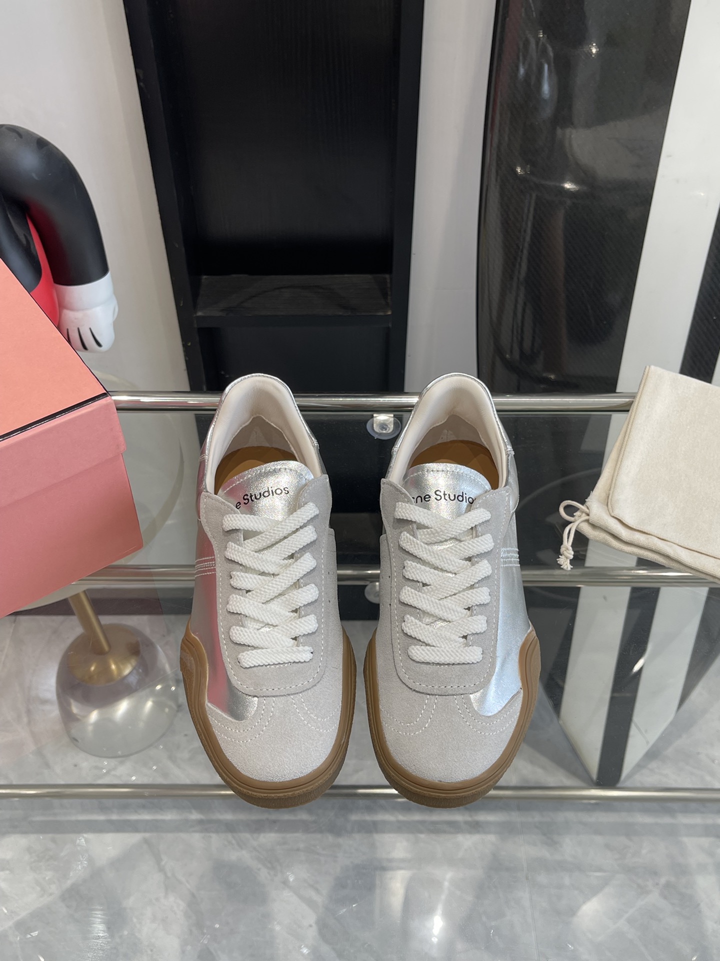 “AcneStudios 2024ss New Stars Tetsu White Sneakers: Leather and Skin Collage Design” - 图片 1