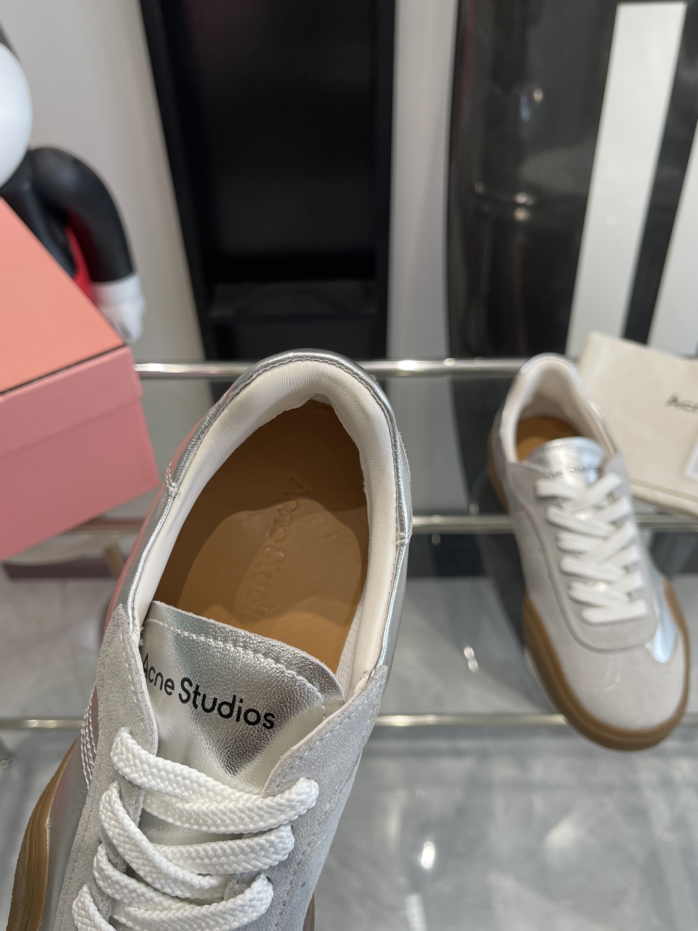 “AcneStudios 2024ss New Stars Tetsu White Sneakers: Leather and Skin Collage Design” - 图片 5