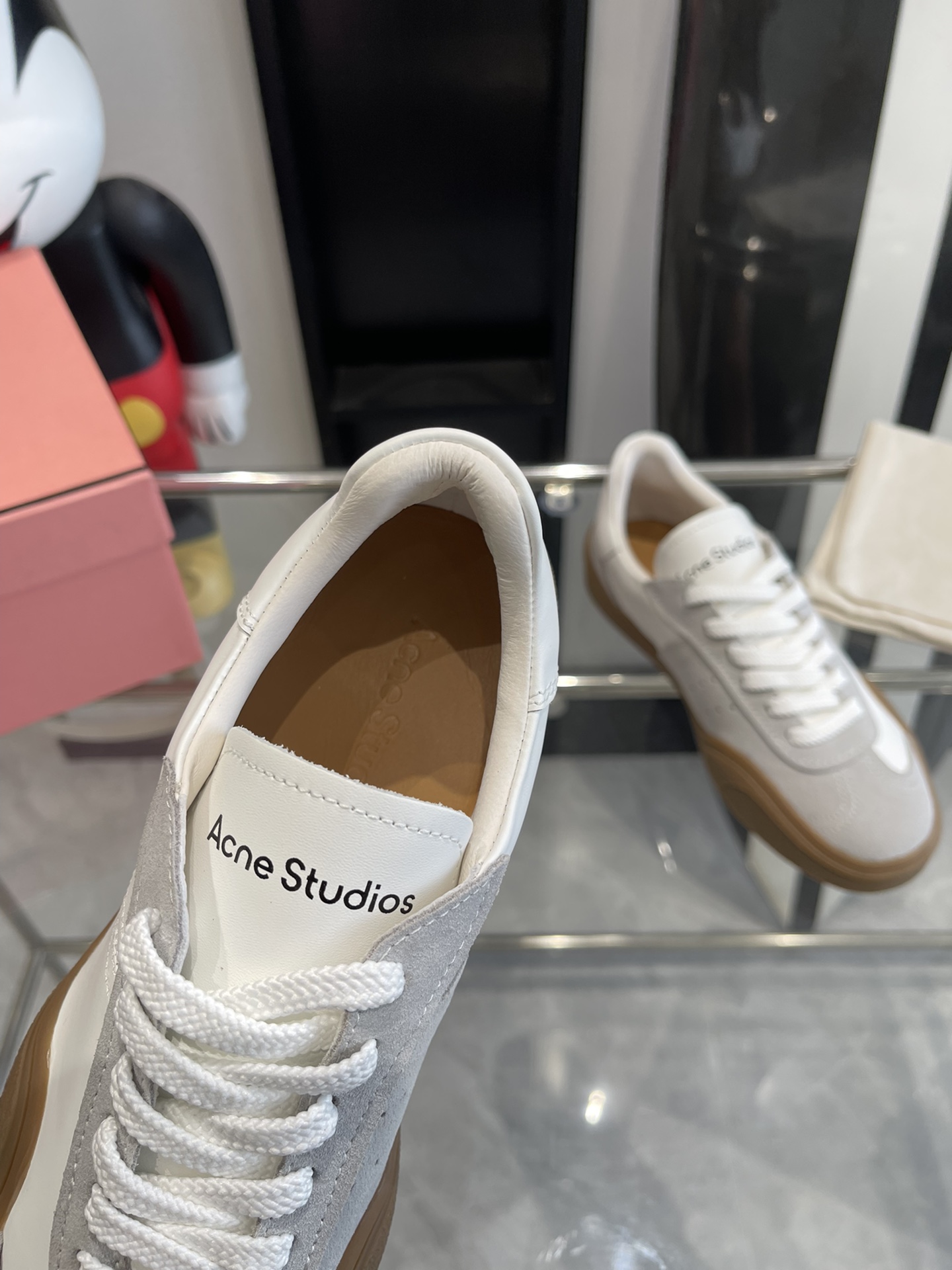 “AcneStudios 2024ss New Stars Tetsu Sneakers: Cozy Leather Design for All Seasons” - 图片 5