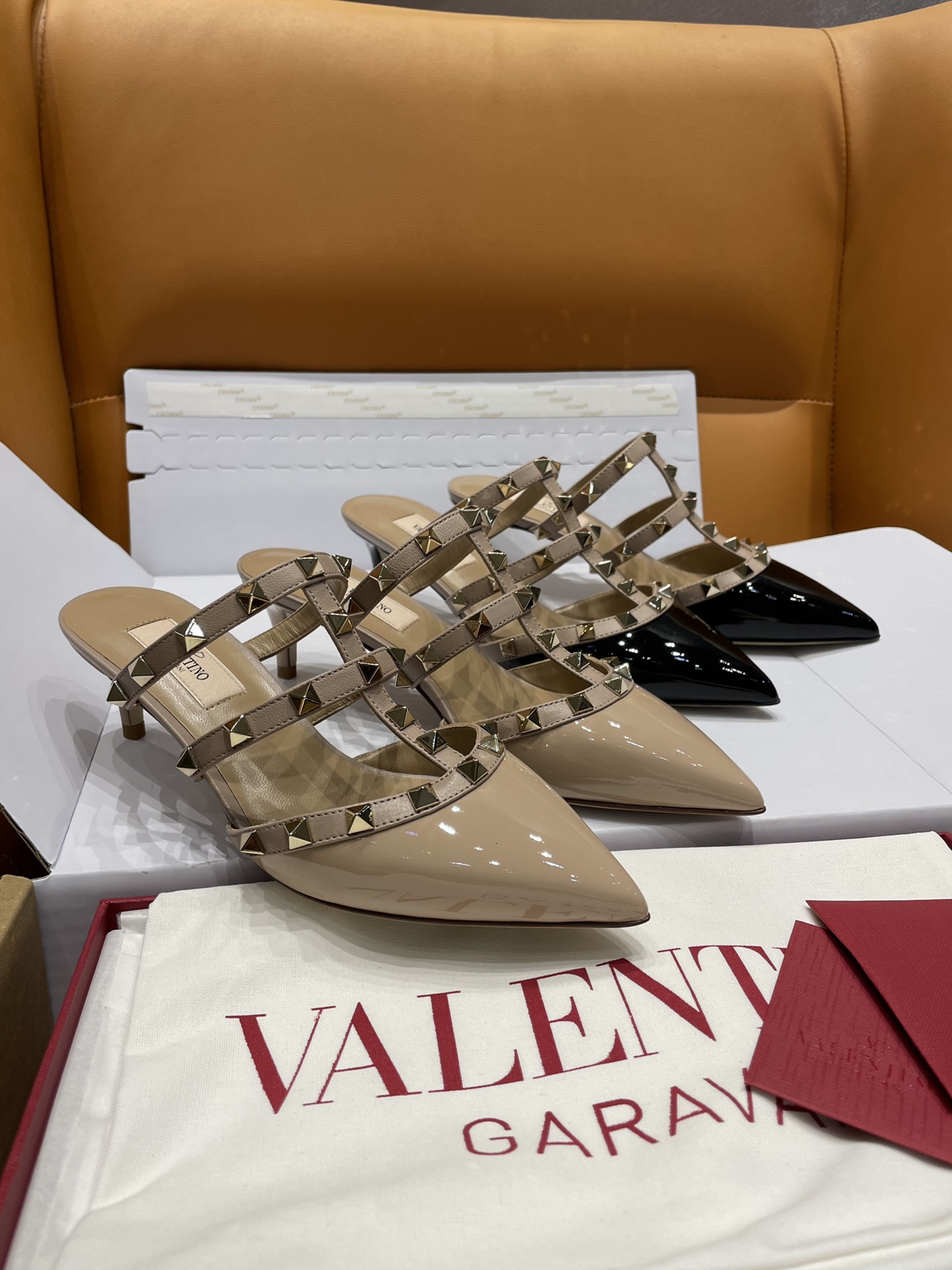 Valentino Replicas
 Shoes Half Slippers