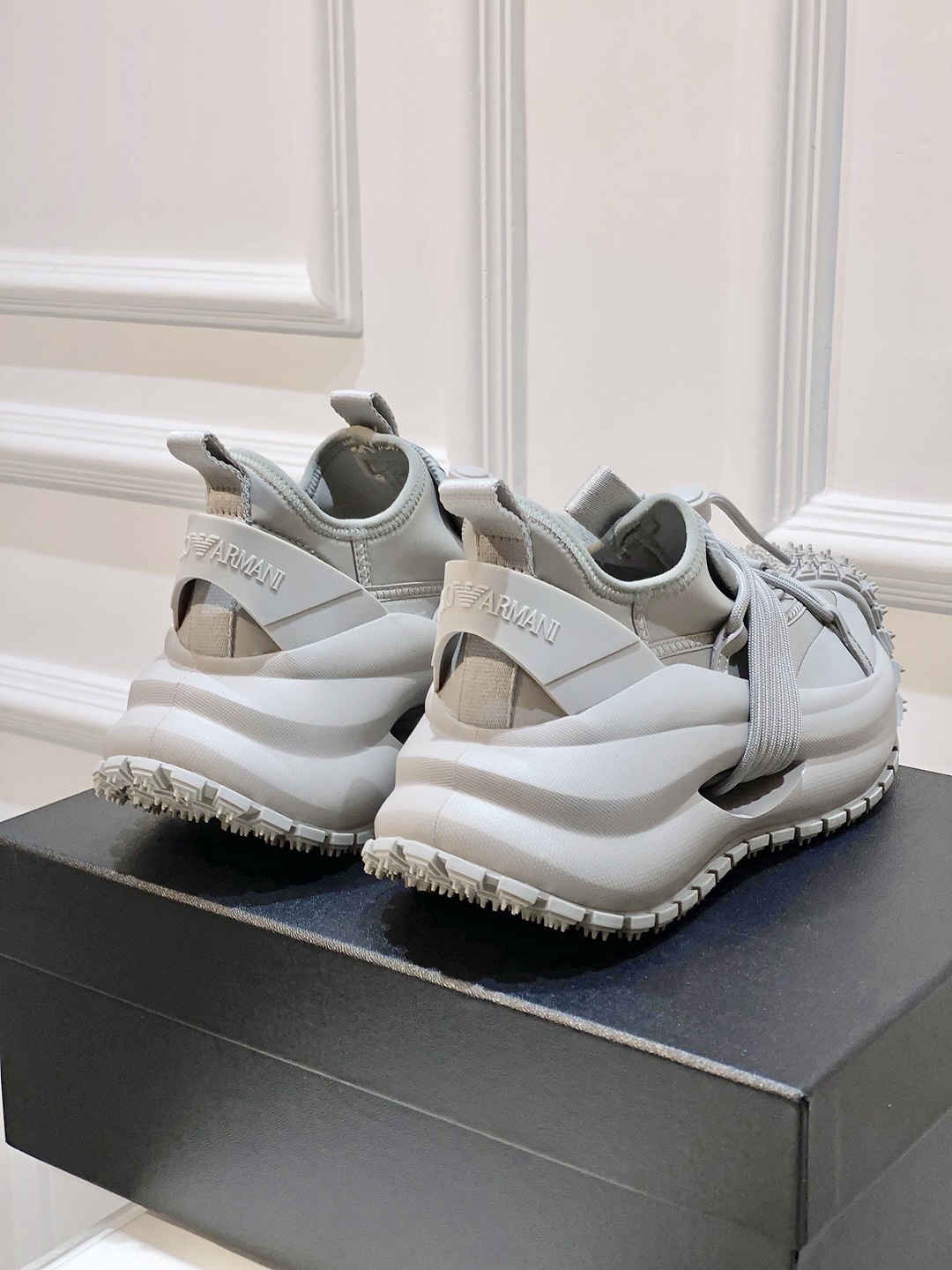 Emporio Armani Men’s Sneakers 2024: Comfortable, Stylish, Futuristic Urban Footwear - 图片 6