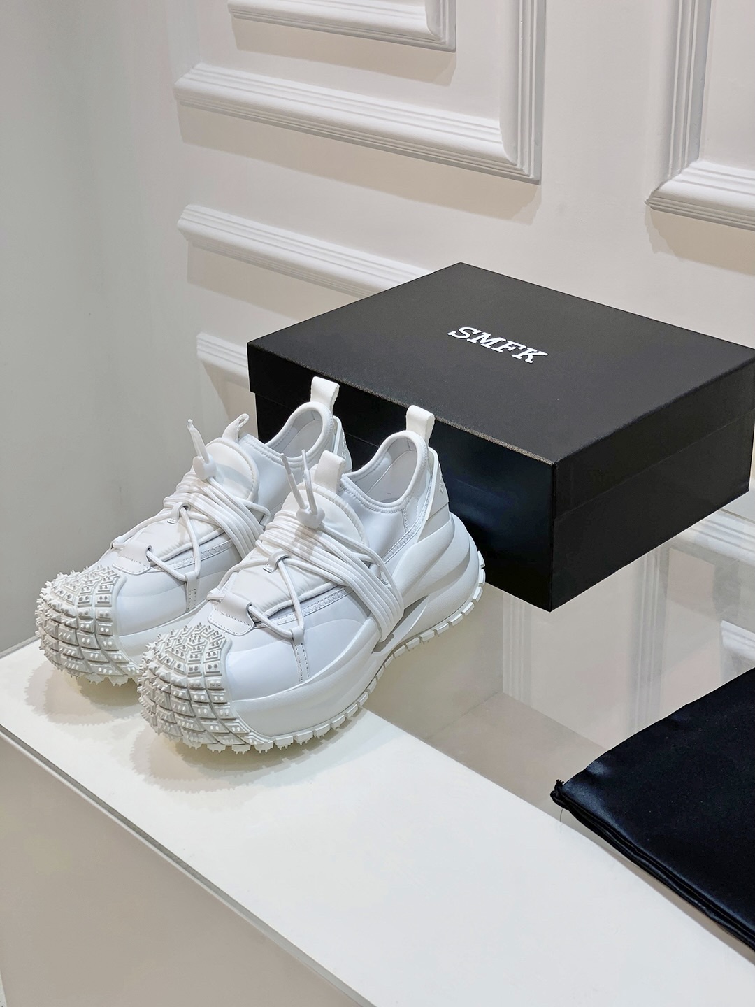 2024 Emporio Armani Men’s Sneakers: Futuristic Urban Style with Air Comfort - 图片 2