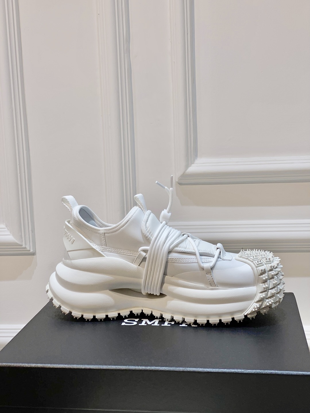 2024 Emporio Armani Men’s Sneakers: Futuristic Urban Style with Air Comfort - 图片 5