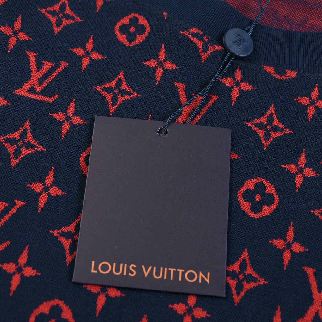 150 路易威登/Louis Vuitton 夏季新品 满印老花字母圆领短袖T恤 面料透气舒适易清洗