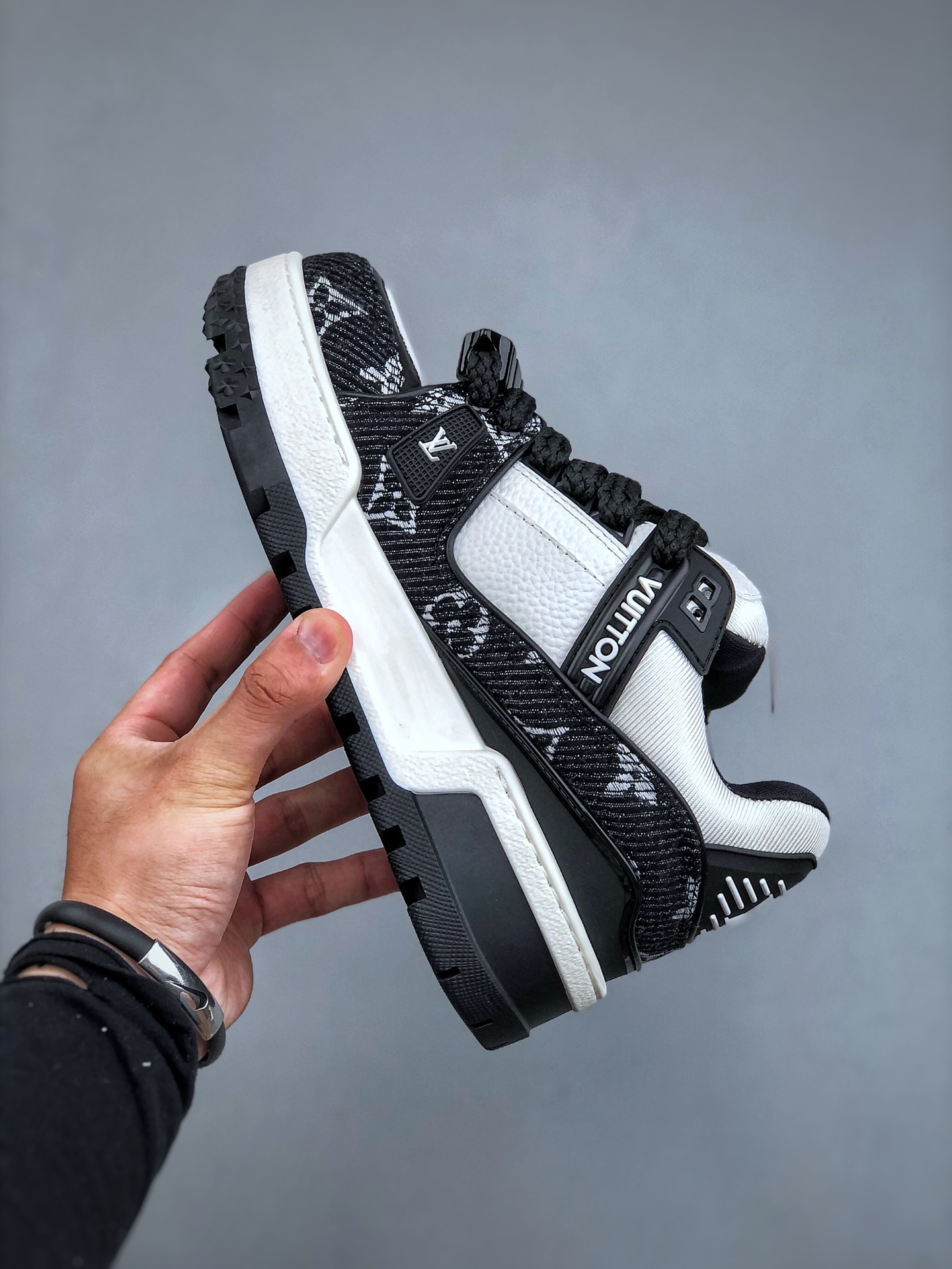 420 广东原装品质版本 LV Trainer Maxi 小胖丁系列面包鞋驴牌24S时尚走秀款