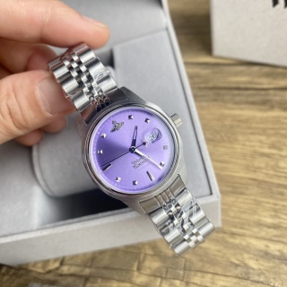Vivienne Westwood Orb Date 29mm detail 3