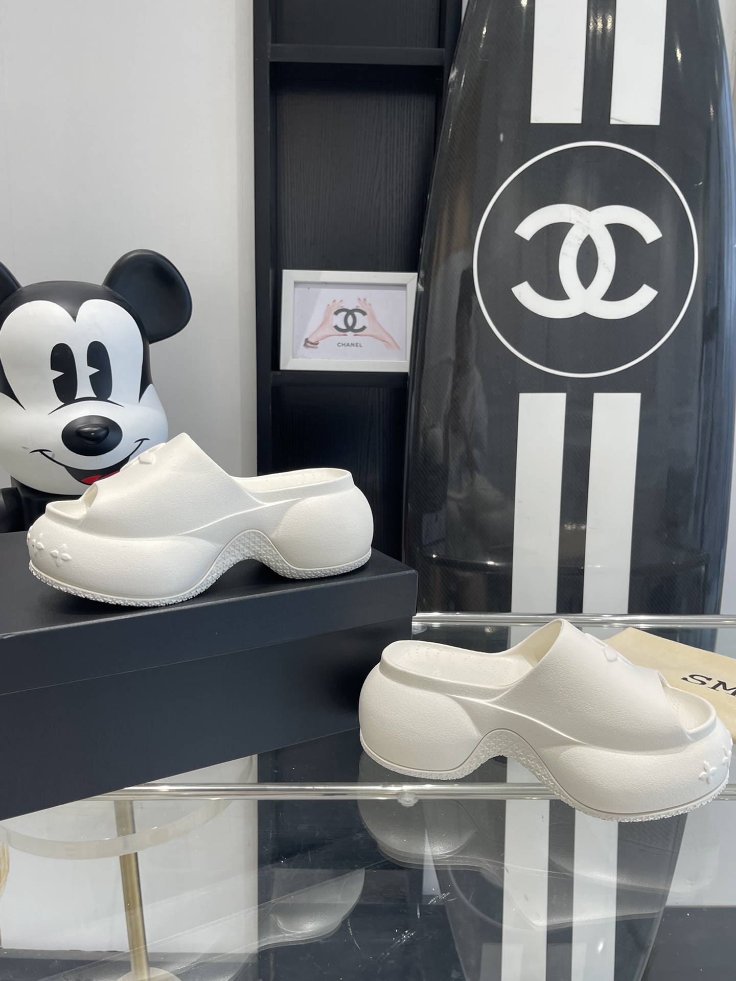 “Comfortable and Stylish Women’s Shoes for Spring and Summer in Various Colors” - 图片 9