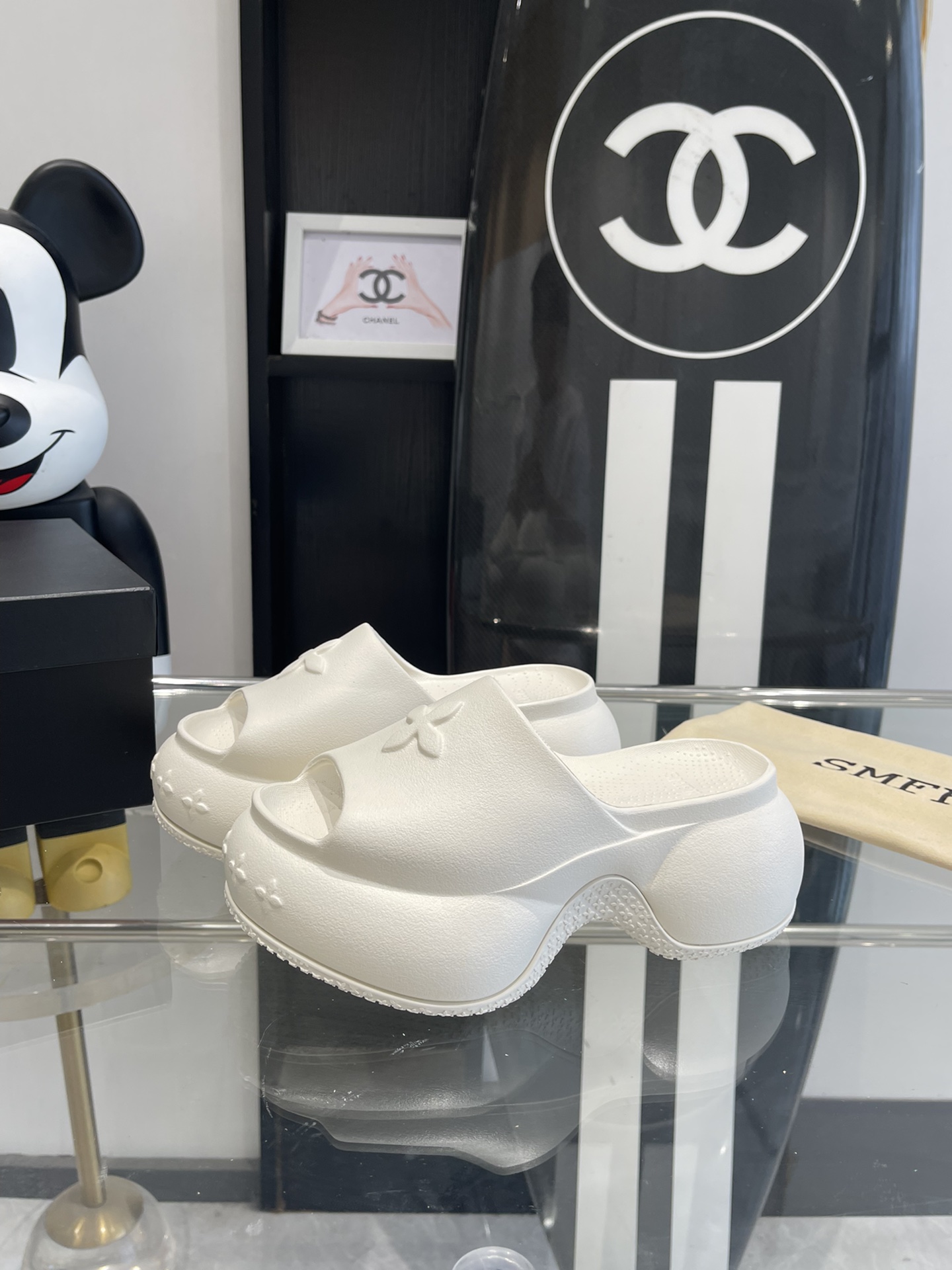 “Comfortable and Stylish Women’s Shoes for Spring and Summer in Various Colors” - 图片 2